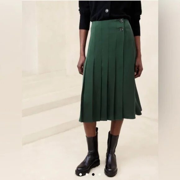 NWT Banana Republic Crepe Pintuck Midi Skirt - Size 4 - Picture 3 of 5